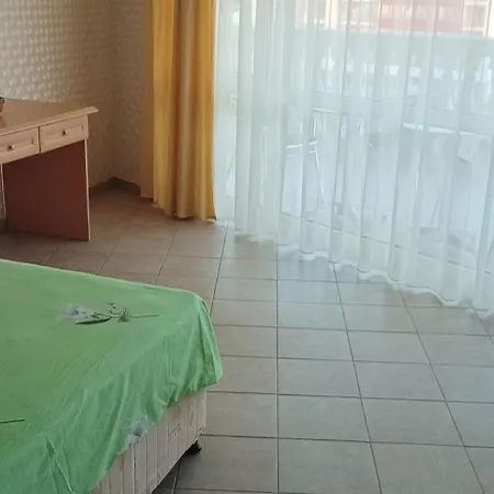 Miramar Palace Planeta 615a Apartment